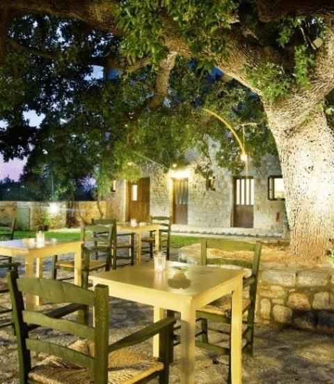 Vlyhada Guesthouse Pírgos Dhiroú Dış mekan fotoğraf